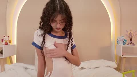 Snapshot of alicee_rodriguez chatting on 2, 6, 2026 alice online show from 2, 6, 2026