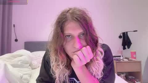 AlicePinkhead online show from 20, 11, 2025