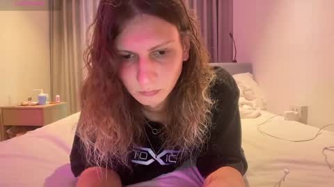 AlicePinkhead online show from 21, 4, 2026