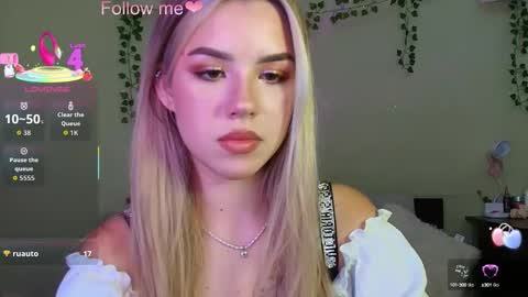 Snapshot of alicetenshi chatting on 18, 9, 2025 Sweet Alice online show from 18, 9, 2025