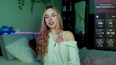 Snapshot of alicetenshi chatting on 7, 10, 2025 Sweet Alice online show from 7, 10, 2025