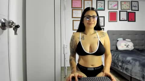 alicia_rainbow online show from 6, 6, 2026
