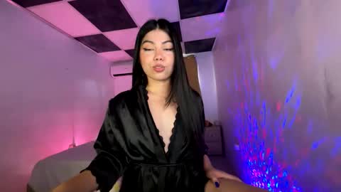 Snapshot of aliciabiden chatting on 7, 3, 2025 aliciabiden online show from 7, 3, 2025