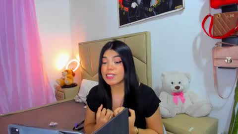 Snapshot of aliciabiden chatting on 12, 10, 2025 aliciabiden online show from 12, 10, 2025