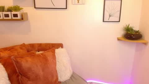 aliciacute    online show from 24, 9, 2025