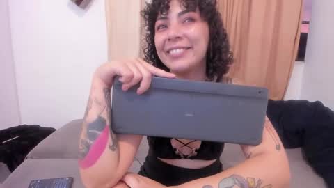 Snapshot of aliciapalmer19 chatting on 7, 12, 2024 Alis 3 independent model 3 online show from 7, 12, 2024