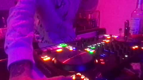 Snapshot of alien8720 chatting on 27, 1, 2025 busco rockera online show from 27, 1, 2025