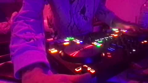 Snapshot of alien8720 chatting on 27, 1, 2025 busco rockera online show from 27, 1, 2025