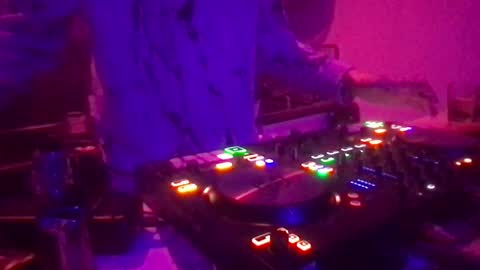 Snapshot of alien8720 chatting on 28, 1, 2025 busco rockera online show from 28, 1, 2025