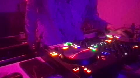 Snapshot of alien8720 chatting on 28, 1, 2025 busco rockera online show from 28, 1, 2025