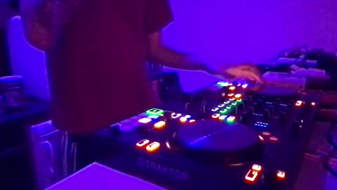 Snapshot of alien8720 chatting on 7, 2, 2025 busco rockera online show from 7, 2, 2025