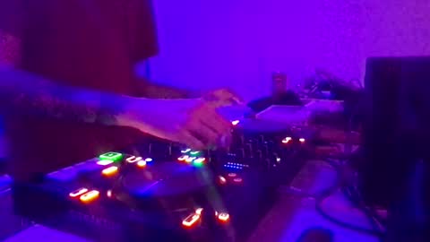 Snapshot of alien8720 chatting on 8, 2, 2025 busco rockera online show from 8, 2, 2025