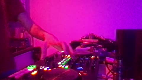 Snapshot of alien8720 chatting on 8, 2, 2025 busco rockera online show from 8, 2, 2025