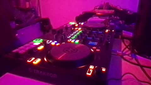 Snapshot of alien8720 chatting on 9, 2, 2025 busco rockera online show from 9, 2, 2025