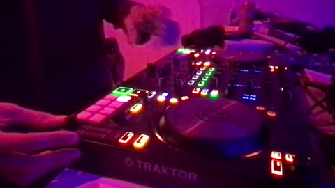 Snapshot of alien8720 chatting on 11, 2, 2025 busco rockera online show from 11, 2, 2025