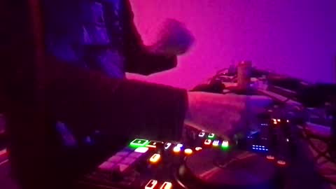 Snapshot of alien8720 chatting on 13, 2, 2025 busco rockera online show from 13, 2, 2025