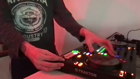 Snapshot of alien8720 chatting on 19, 2, 2025 busco rockera online show from 19, 2, 2025