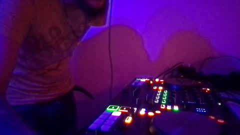 Snapshot of alien8720 chatting on 26, 2, 2025 busco rockera online show from 26, 2, 2025