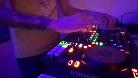 Snapshot of alien8720 chatting on 26, 2, 2025 busco rockera online show from 26, 2, 2025