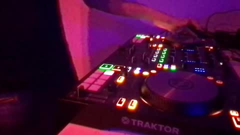 Snapshot of alien8720 chatting on 27, 2, 2025 busco rockera online show from 27, 2, 2025