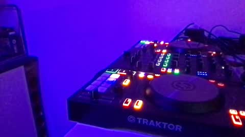 Snapshot of alien8720 chatting on 2, 3, 2025 busco rockera online show from 2, 3, 2025