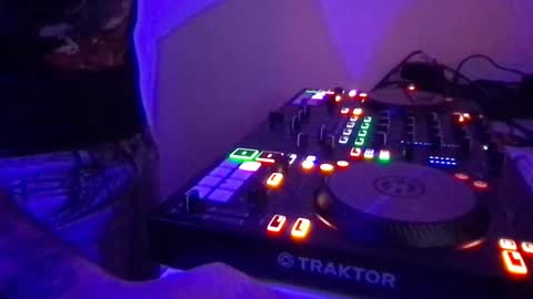 Snapshot of alien8720 chatting on 2, 3, 2025 busco rockera online show from 2, 3, 2025