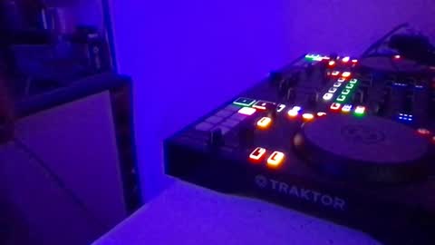 Snapshot of alien8720 chatting on 3, 3, 2025 busco rockera online show from 3, 3, 2025