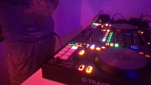 Snapshot of alien8720 chatting on 10, 3, 2025 busco rockera online show from 10, 3, 2025