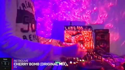 Snapshot of alien8720 chatting on 11, 9, 2025 busco rockera online show from 11, 9, 2025