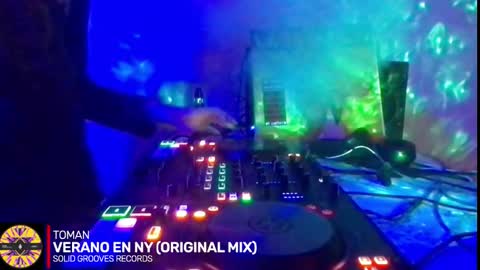 Snapshot of alien8720 chatting on 26, 9, 2025 busco rockera online show from 26, 9, 2025