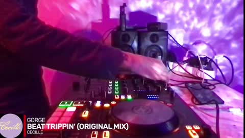 Snapshot of alien8720 chatting on 4, 10, 2025 busco rockera online show from 4, 10, 2025