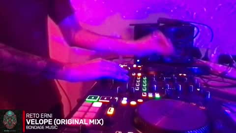 Snapshot of alien8720 chatting on 9, 10, 2025 busco rockera online show from 9, 10, 2025