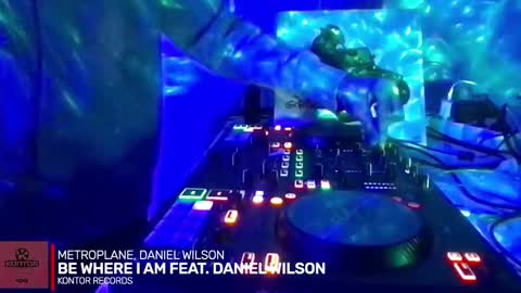 Snapshot of alien8720 chatting on 18, 10, 2025 busco rockera online show from 18, 10, 2025