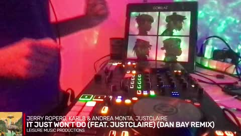 Snapshot of alien8720 chatting on 29, 10, 2025 busco rockera online show from 29, 10, 2025