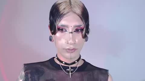 Snapshot of alienexxx chatting on 11, 12, 2024     online show from 11, 12, 2024