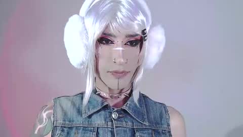 Snapshot of alienexxx chatting on 28, 12, 2024     online show from 28, 12, 2024