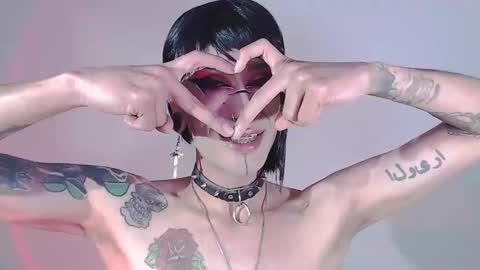 Snapshot of alienexxx chatting on 30, 12, 2024     online show from 30, 12, 2024