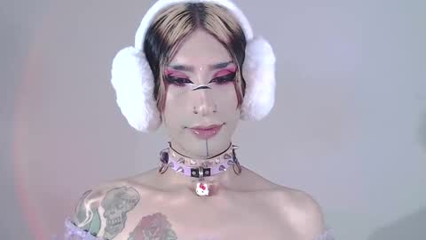 Snapshot of alienexxx chatting on 10, 1, 2025     online show from 10, 1, 2025