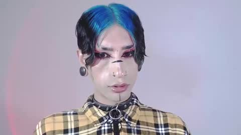 Snapshot of alienexxx chatting on 14, 1, 2025     online show from 14, 1, 2025