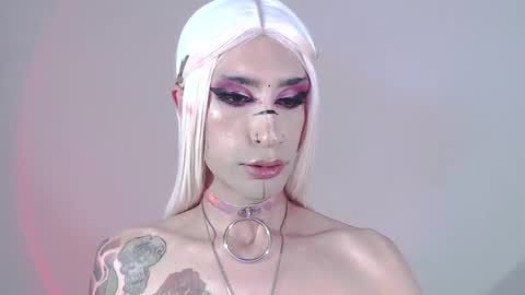 Snapshot of alienexxx chatting on 24, 1, 2025     online show from 24, 1, 2025