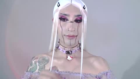 Snapshot of alienexxx chatting on 25, 1, 2025     online show from 25, 1, 2025