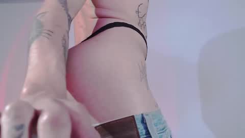 Snapshot of alienexxx chatting on 17, 2, 2025     online show from 17, 2, 2025