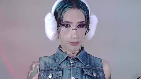 Snapshot of alienexxx chatting on 7, 3, 2025     online show from 7, 3, 2025