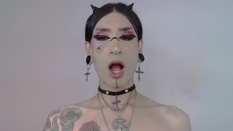 Snapshot of alienexxx chatting on 23, 9, 2025     online show from 23, 9, 2025