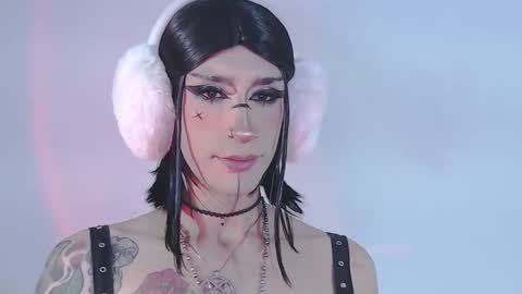 Snapshot of alienexxx chatting on 15, 5, 2026 online show from 15, 5, 2026