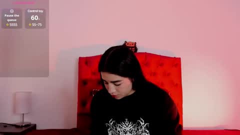 aliice_walker_ online show from 19, 12, 2024