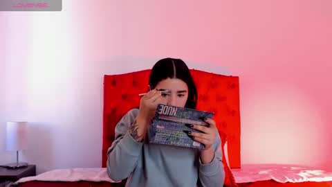 aliice_walker_ online show from 20, 12, 2024