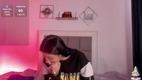 aliice_walker_ online show from 17, 1, 2025