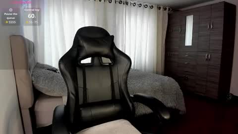 Snapshot of aliice_walker_ chatting on 28, 11, 2025 aliice_walker_ online show from 28, 11, 2025