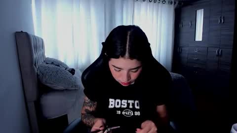 Snapshot of aliice_walker_ chatting on 2, 12, 2025 aliice_walker_ online show from 2, 12, 2025